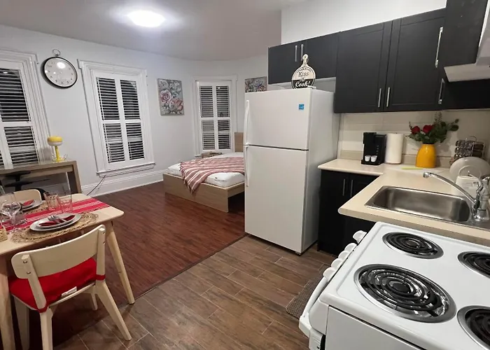 Cozy Room With Private Kitchen, Private Bathroom