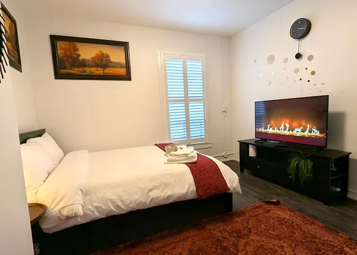 Cozy Room With Private Kitchen, Private Bathroom