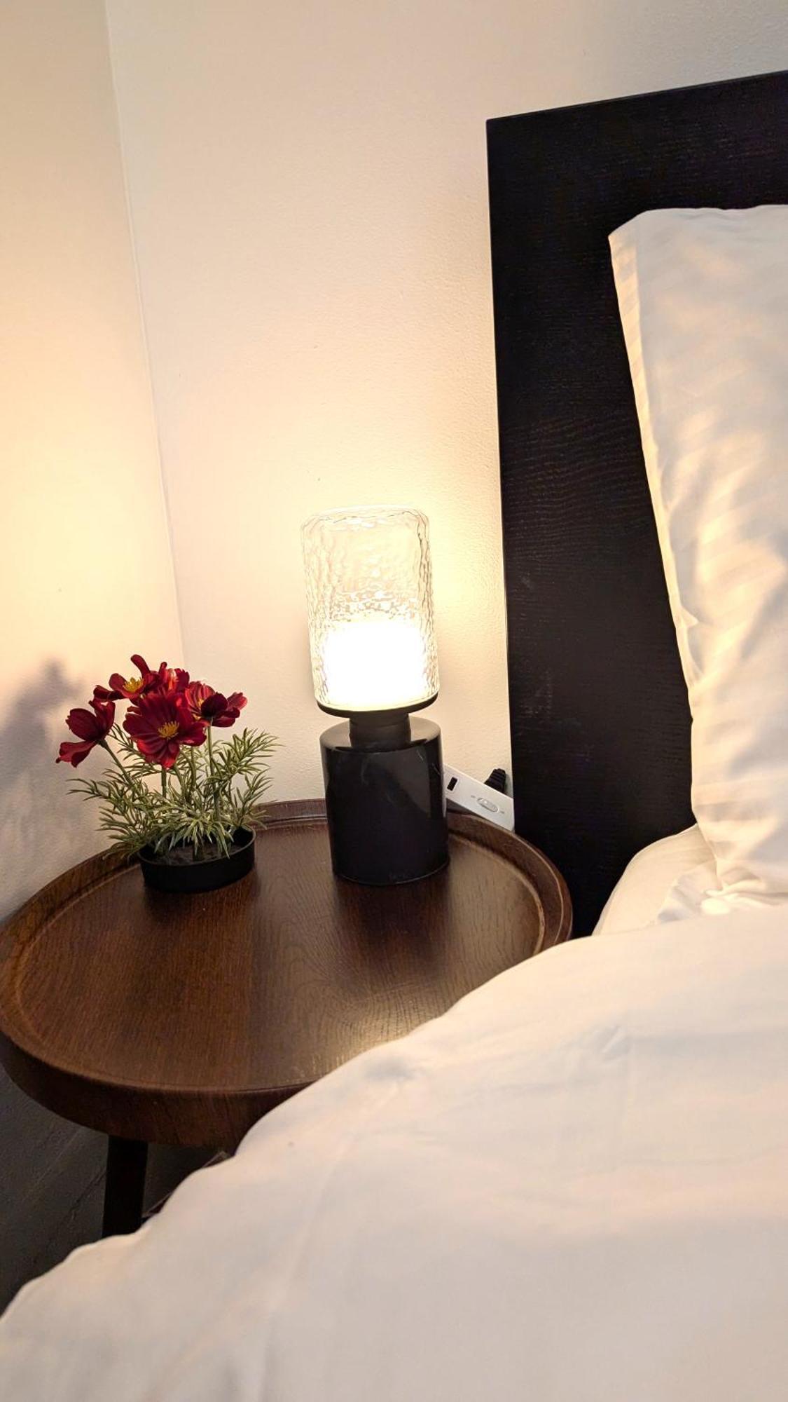 Cozy With Private Kitchen, Private Bathroom * Toronto