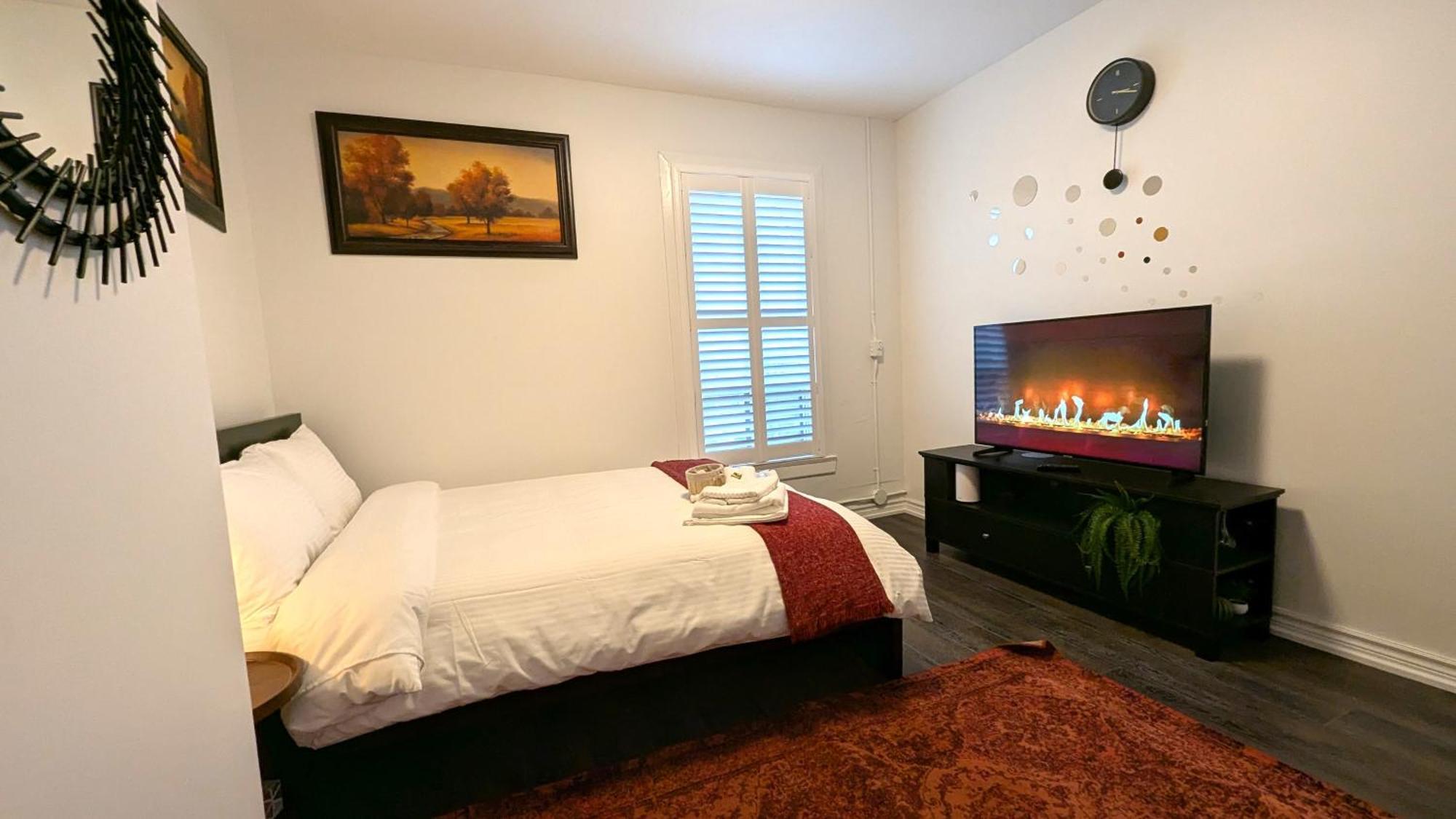 Homestay Cozy With Private Kitchen, Private Bathroom Toronto