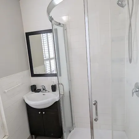 Cozy Room With Private Kitchen, Private Bathroom Toronto Exterior photo