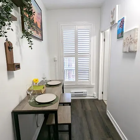 Cozy Room With Private Kitchen, Private Bathroom Toronto Exterior photo