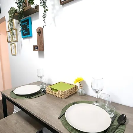 Cozy Room With Private Kitchen, Private Bathroom Toronto Exterior photo